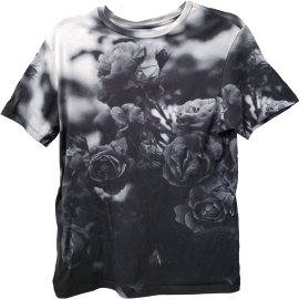 Muscle-fit tee with a monochrome print of a rose bush, taken close-up. Behind the clouds is something like a cloudy, gloomy sky.